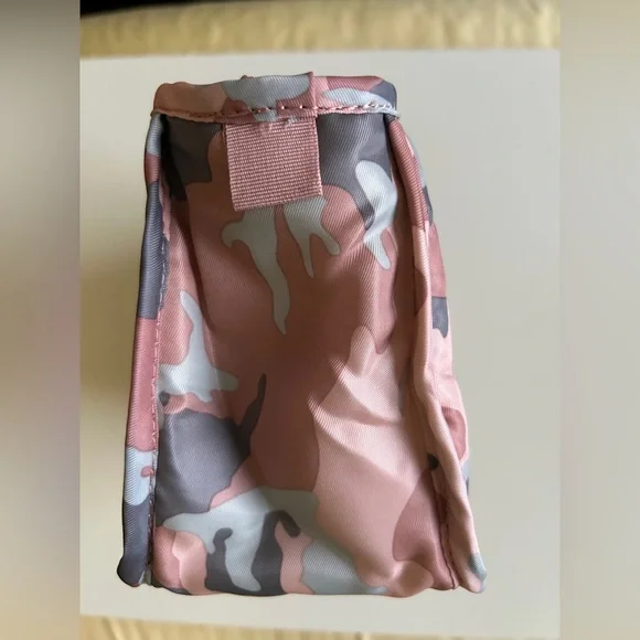 LUG PARASAIL COSMETIC CASE CAMO ROSE NWT - Picture 2 of 5